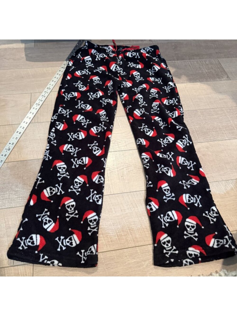 Just Love Mens FLeece Fuzzy Christmas Hat SKull Pajama Pants Black Red Medium